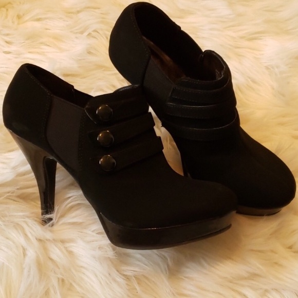 Unlisted Shoes - EUC Unlisted Ankle Boot